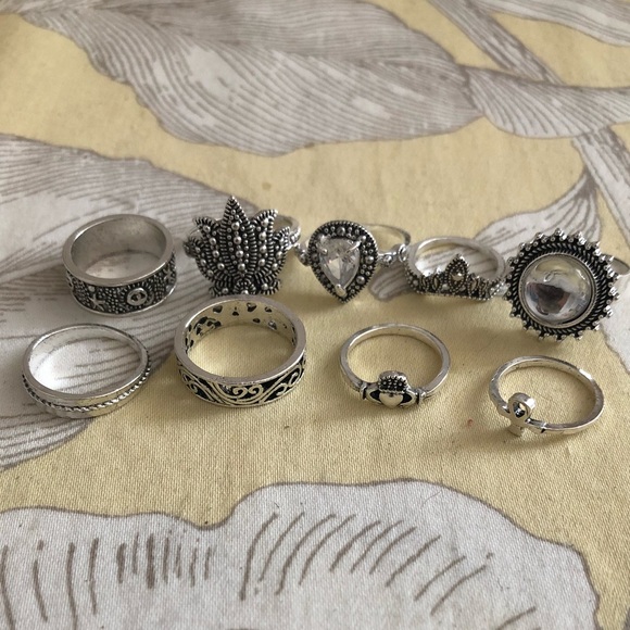 Diamond Lotus Midi Rings - Picture 5 of 6